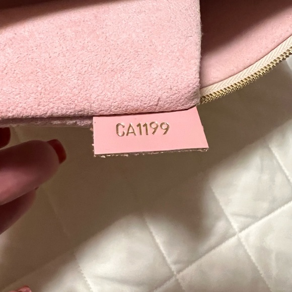 LOUIS VUITTON CITY POUCH WITH WRISTLET - Picture 14 of 16